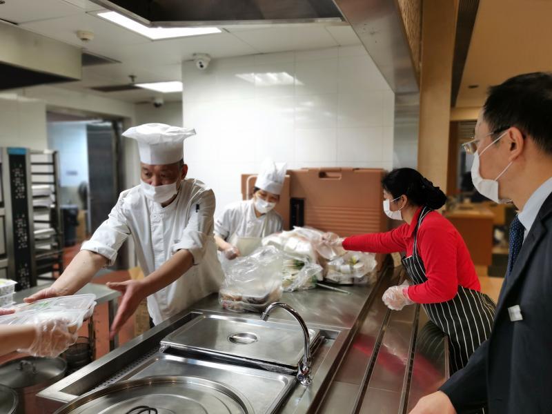 上海中小学掀起午餐革命，AB制午餐模式全面铺开，究竟何去何从？