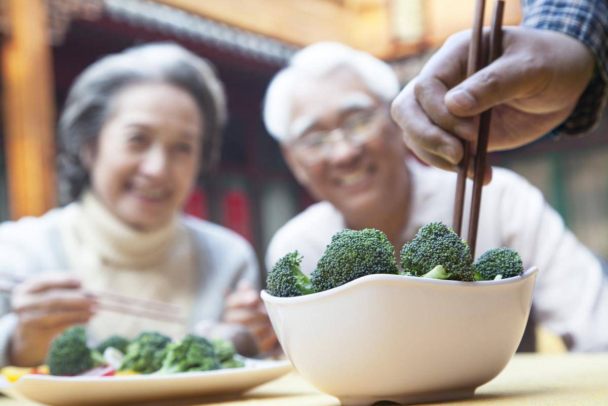 揭秘中老年人健康吃肉秘籍，让你吃肉不再担忧！